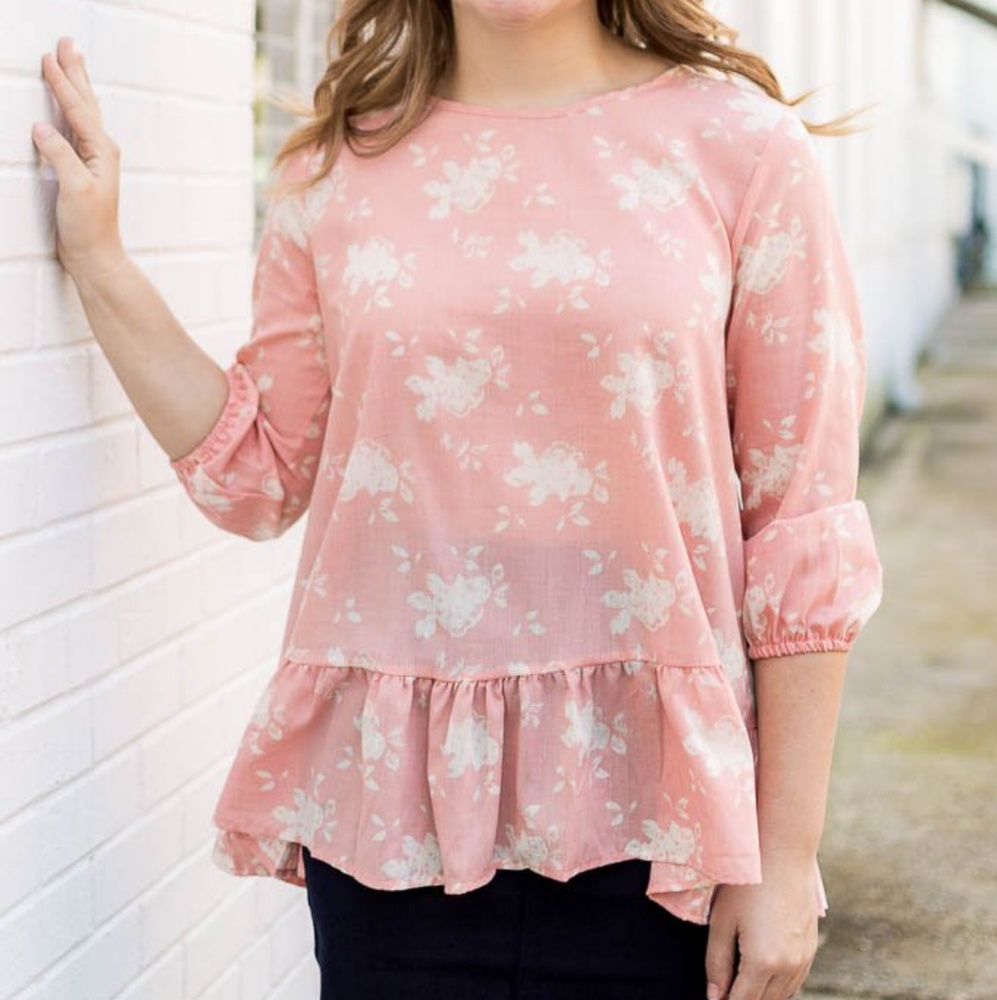 Blush hi- low blouse with white flowers